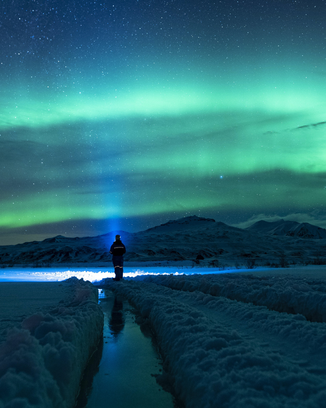 picture-of-the-northern-lights-in-iceland-visit-the-nordics